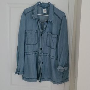 Gap denim shirt jacket. Size XXL